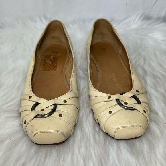 Frye Anna Flats Cream Leather Square Toe Harness Ring Sz 7 - Picture 2 of 6